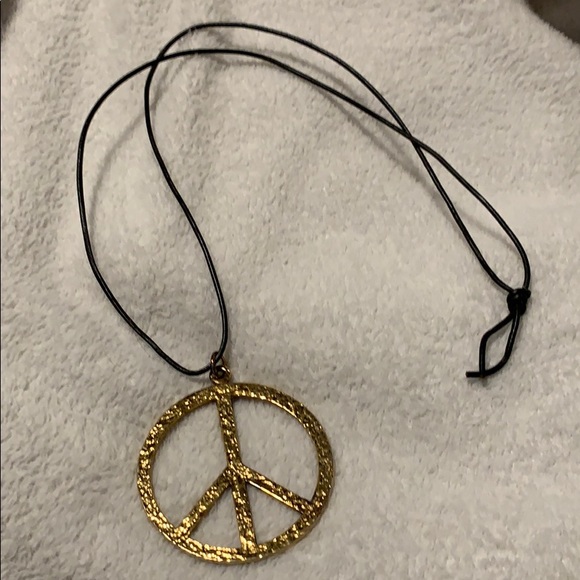🌟free with $20 purchase. Fun Peace necklace. - Picture 1 of 3